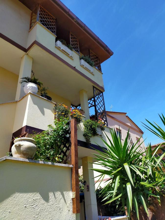 Luxury Apartment Magnolia Terrace Fregenae Exterior foto