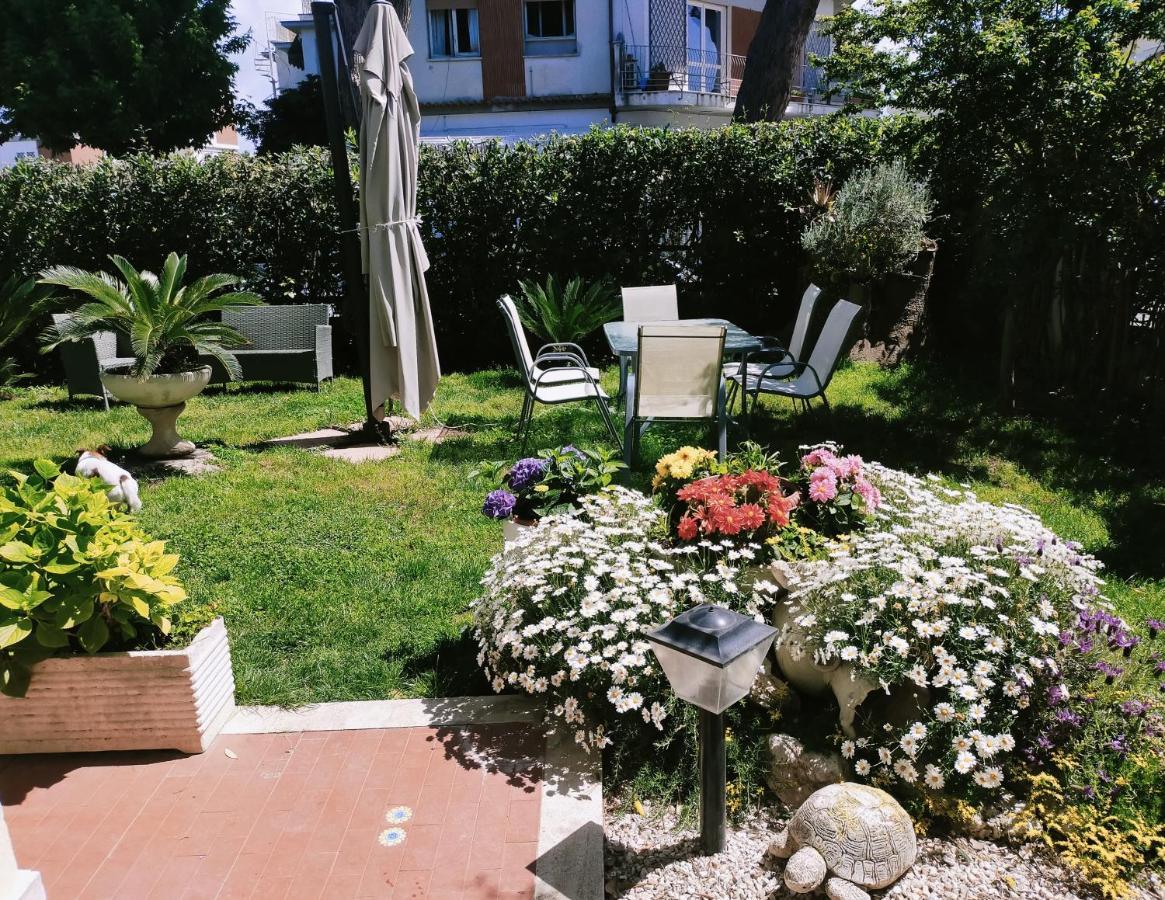 Luxury Apartment Magnolia Terrace Fregenae Exterior foto